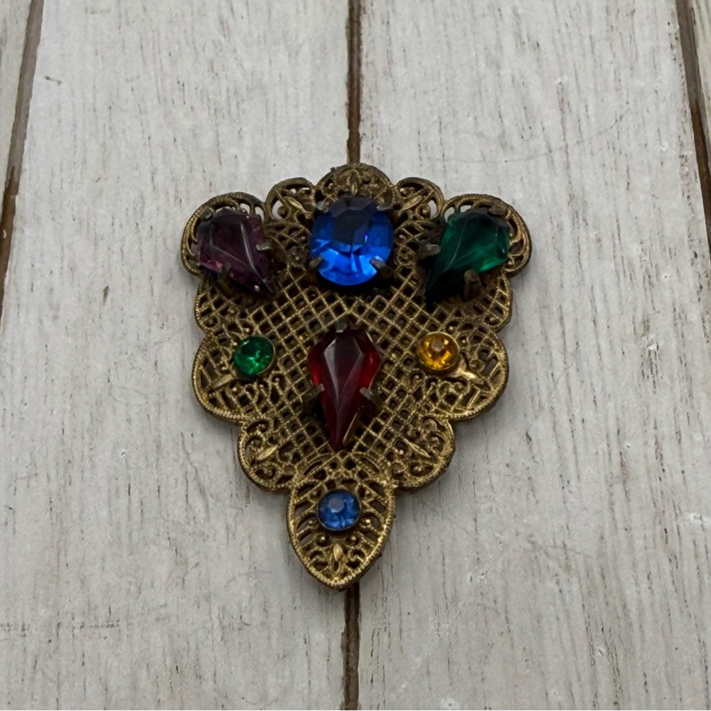 Vintage Victorian Gold-Tone Fur Clip with Faceted Glass Stones